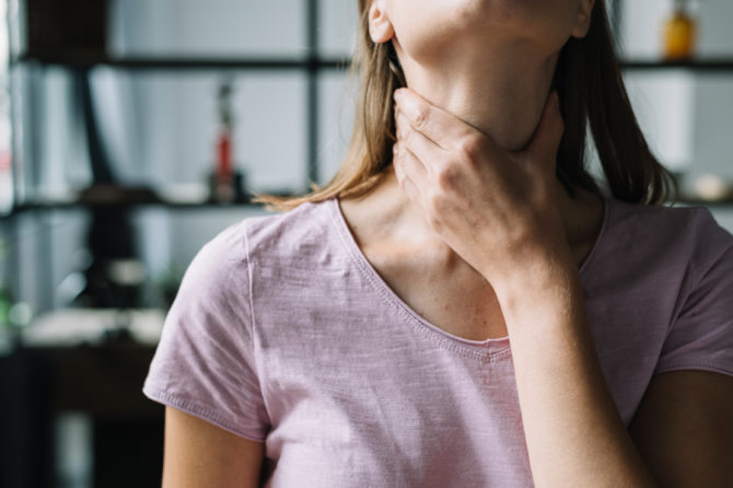 Увеличение щитовидной железы симптомы у женщин чем лечить